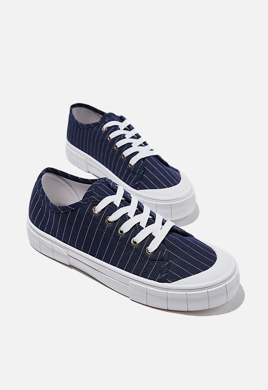Cotton On - Peggy lace up plimsoll - navy shirting stripe