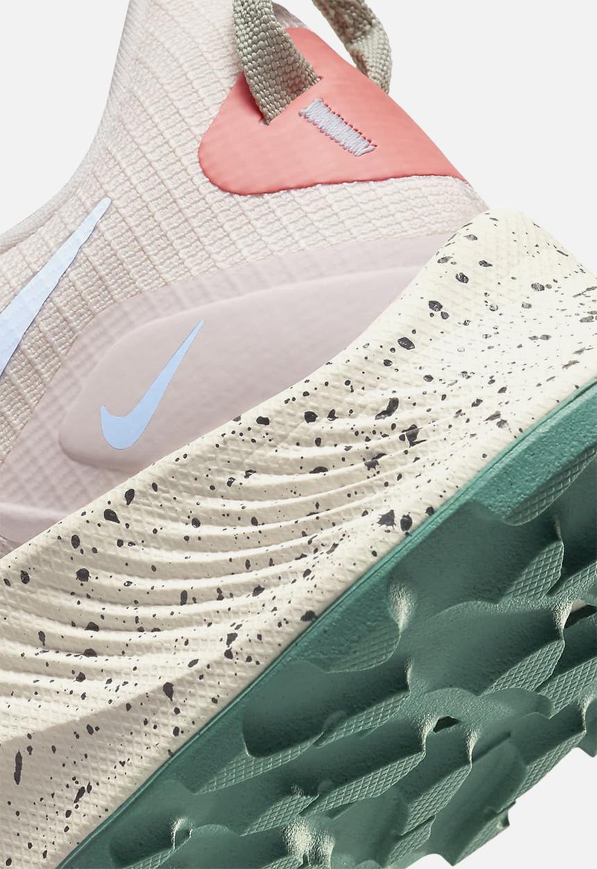 Nike - Pegasus trail 3 - light soft pink/aluminum-magic ember