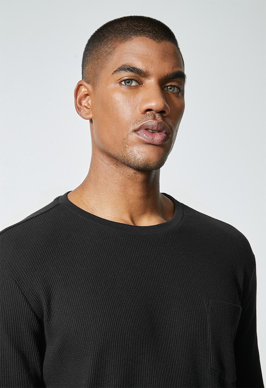 Superbalist - Dylan long sleeve textured pocket tee - black