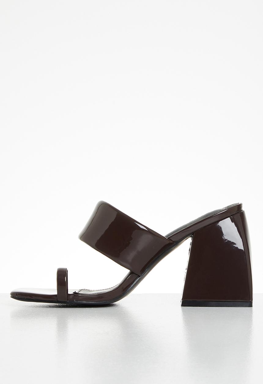 Public Desire - Caden square toe block heel - brown 