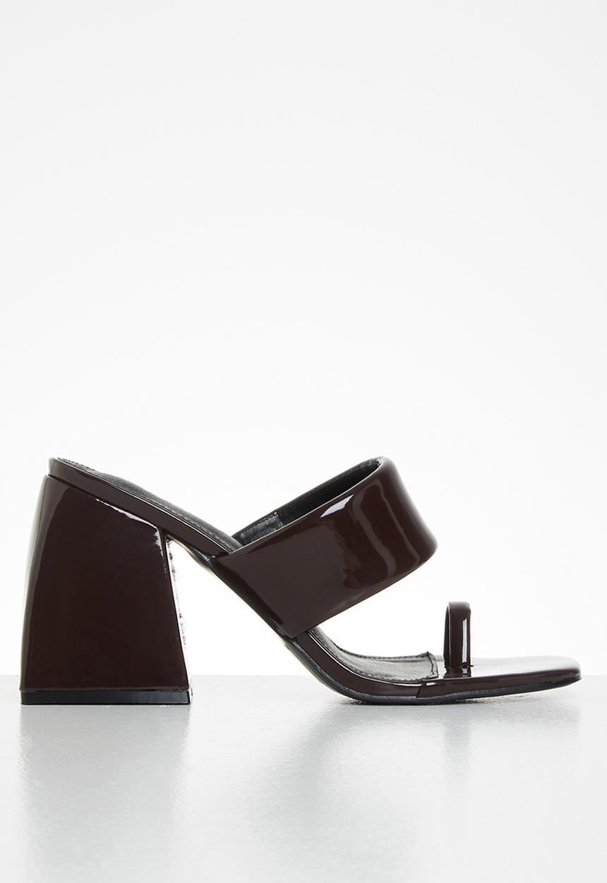 Public Desire - Caden square toe block heel - brown 