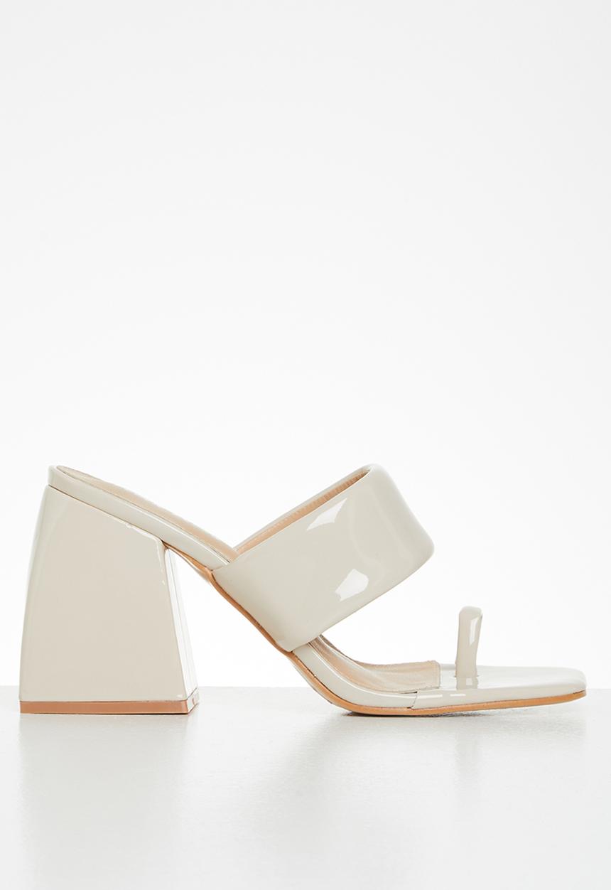 Public Desire - Caden square toe block heel - cream