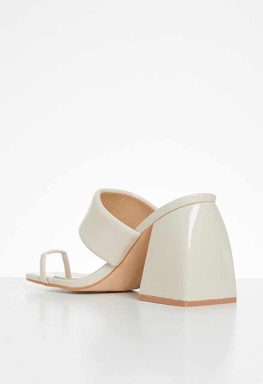 Public Desire - Caden square toe block heel - cream