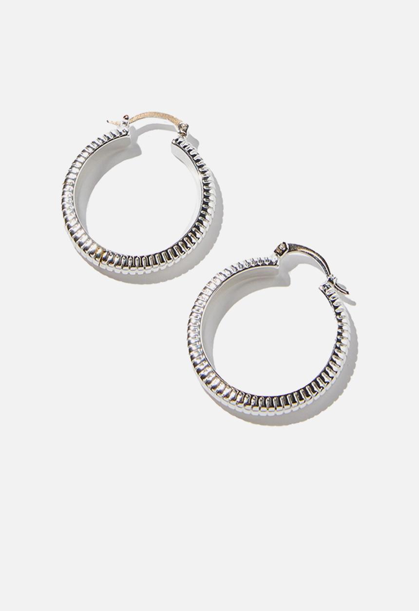 Rubi - Premium mid hoop - sterling silver plated ridged