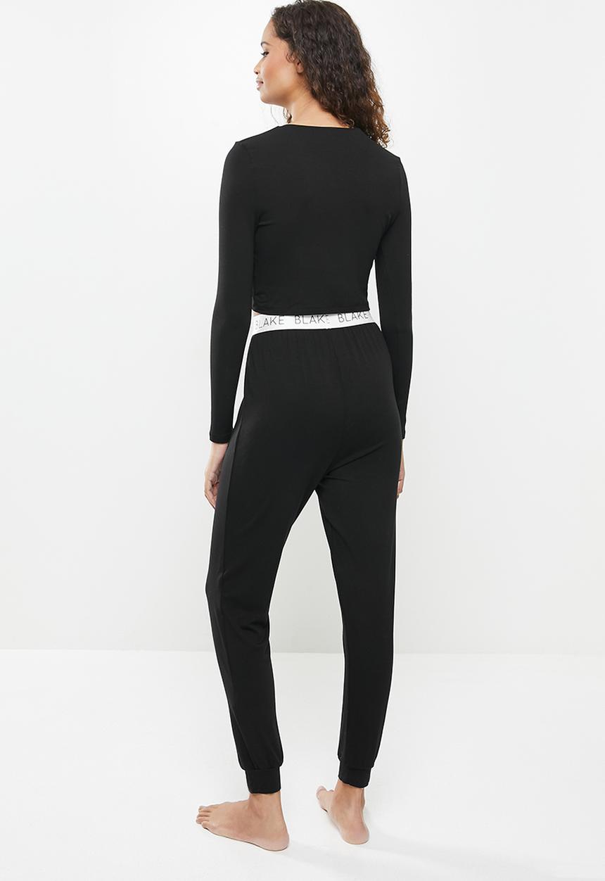 Blake - Branded elastic long crop tee & pants sleep set - black