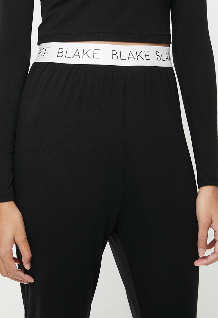 Blake - Branded elastic long crop tee & pants sleep set - black