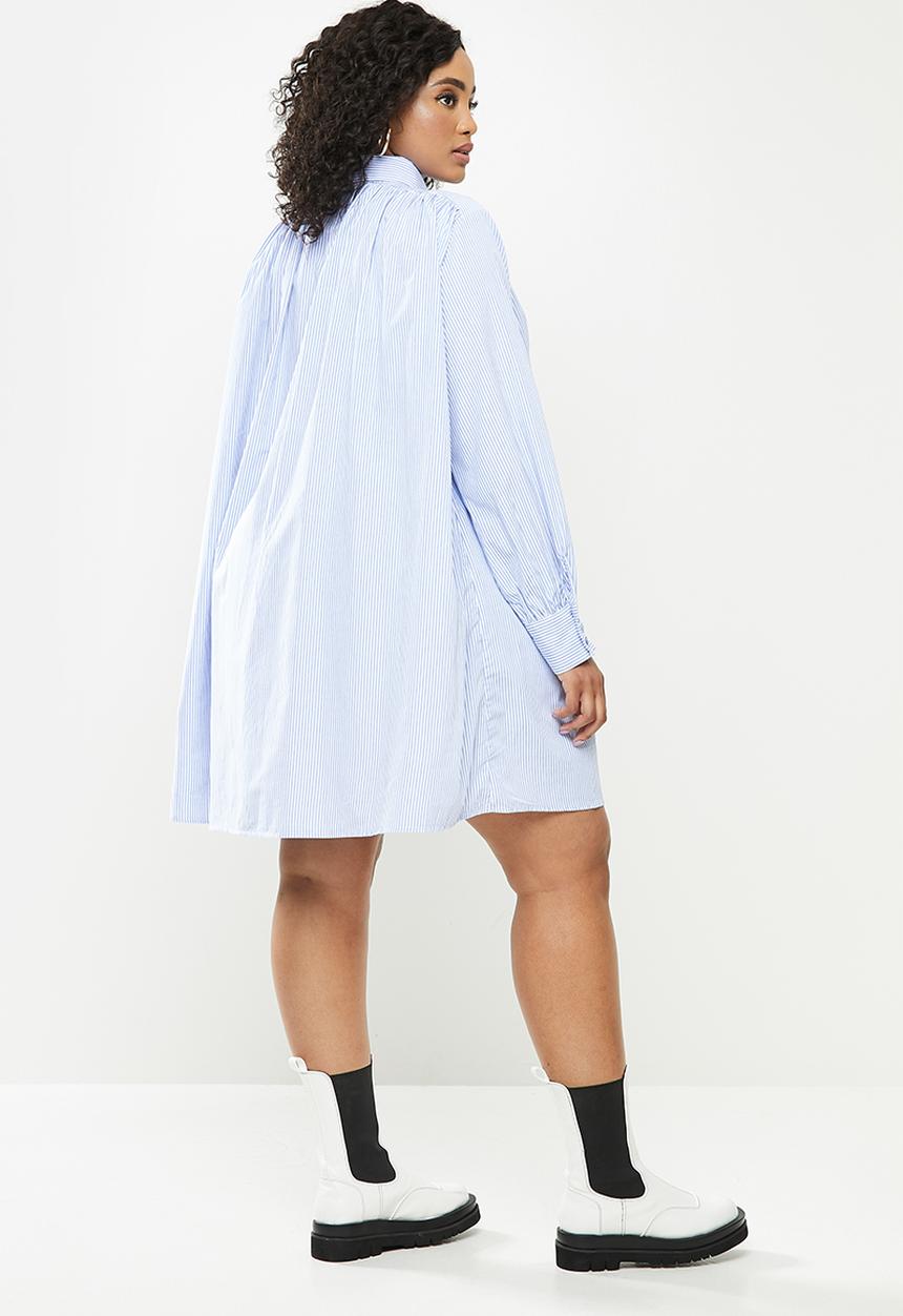 Missguided - Plus it gthrer oversized shirt dress - white & blue