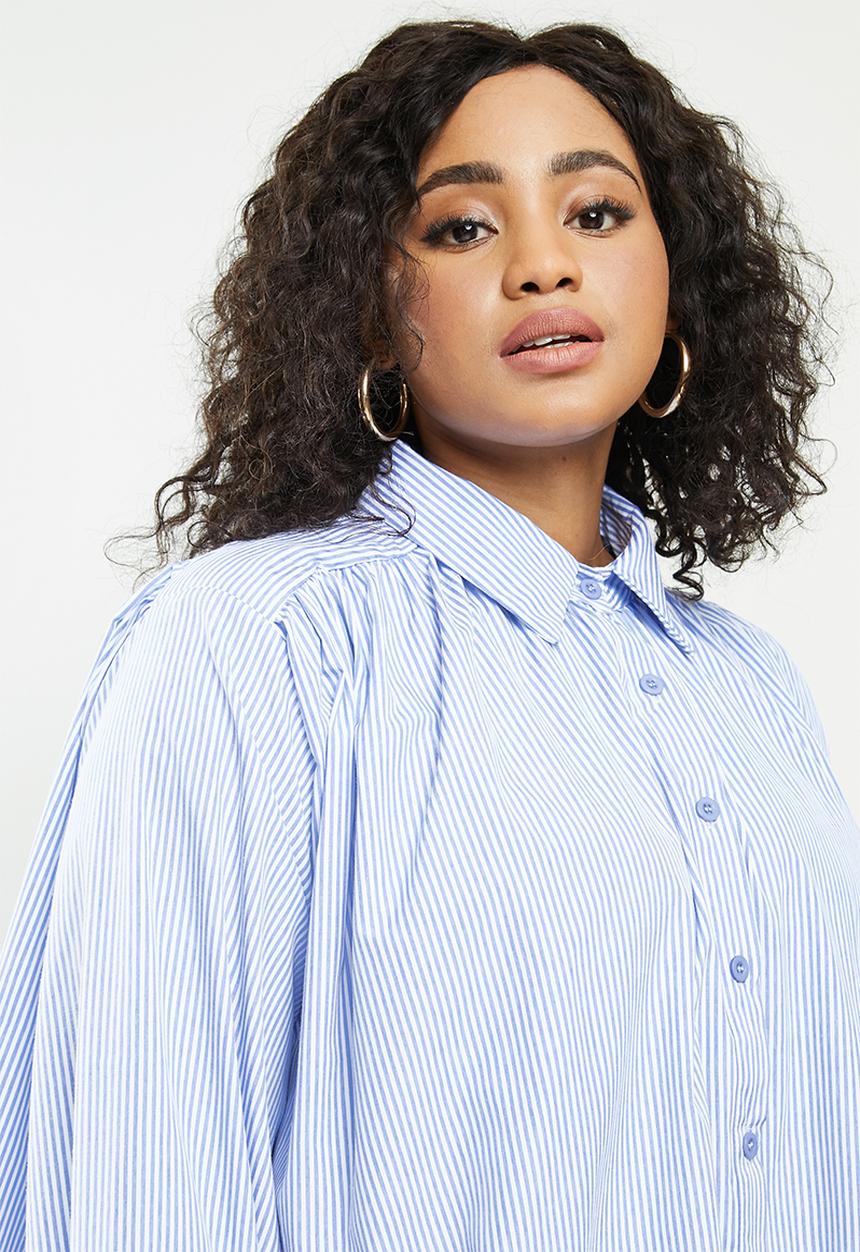 Missguided - Plus it gthrer oversized shirt dress - white & blue