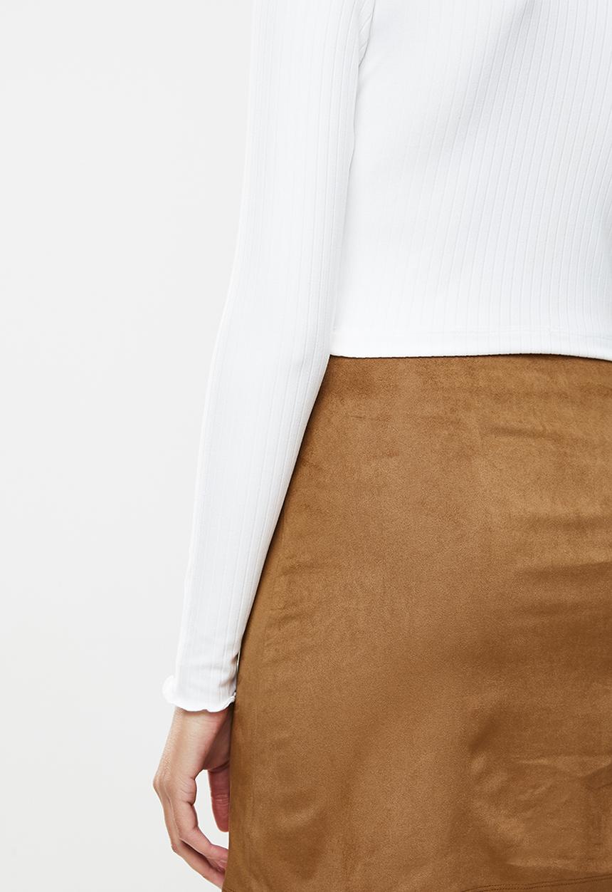 Blake - Rib lettuce detail turtleneck top - milk