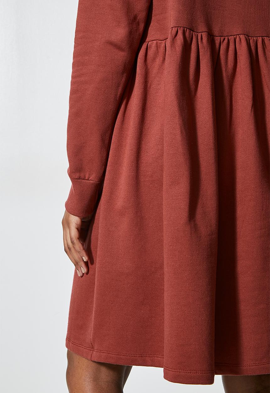 Superbalist - Raglan sleeve babydoll sweat dress - dark rust