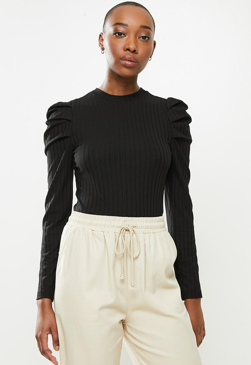 Me&B - The pleated sleeve tee - black
