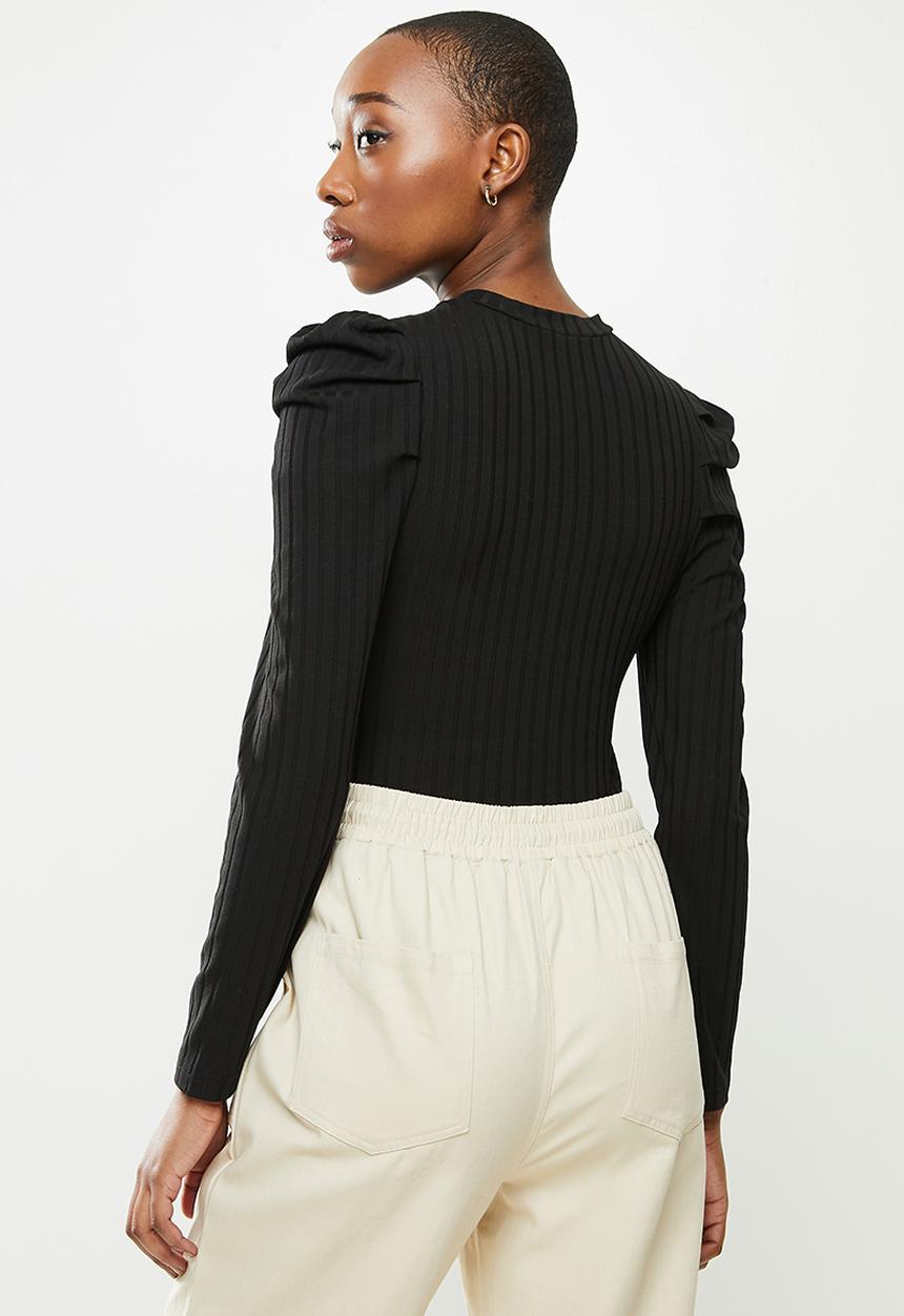 Me&B - The pleated sleeve tee - black