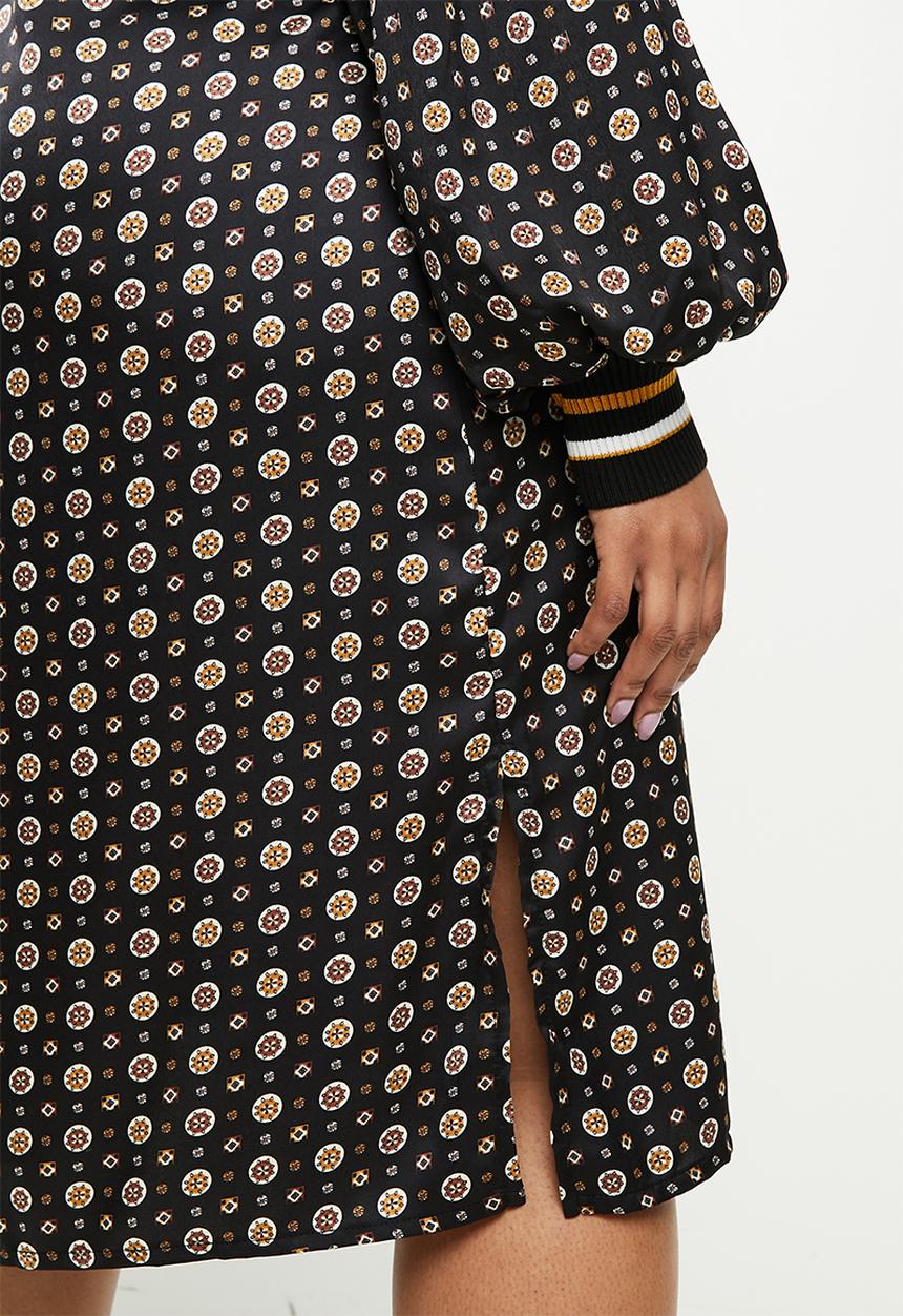 Me&B - Plus foulard bellow sleeve dress with tie front detail - black & brown