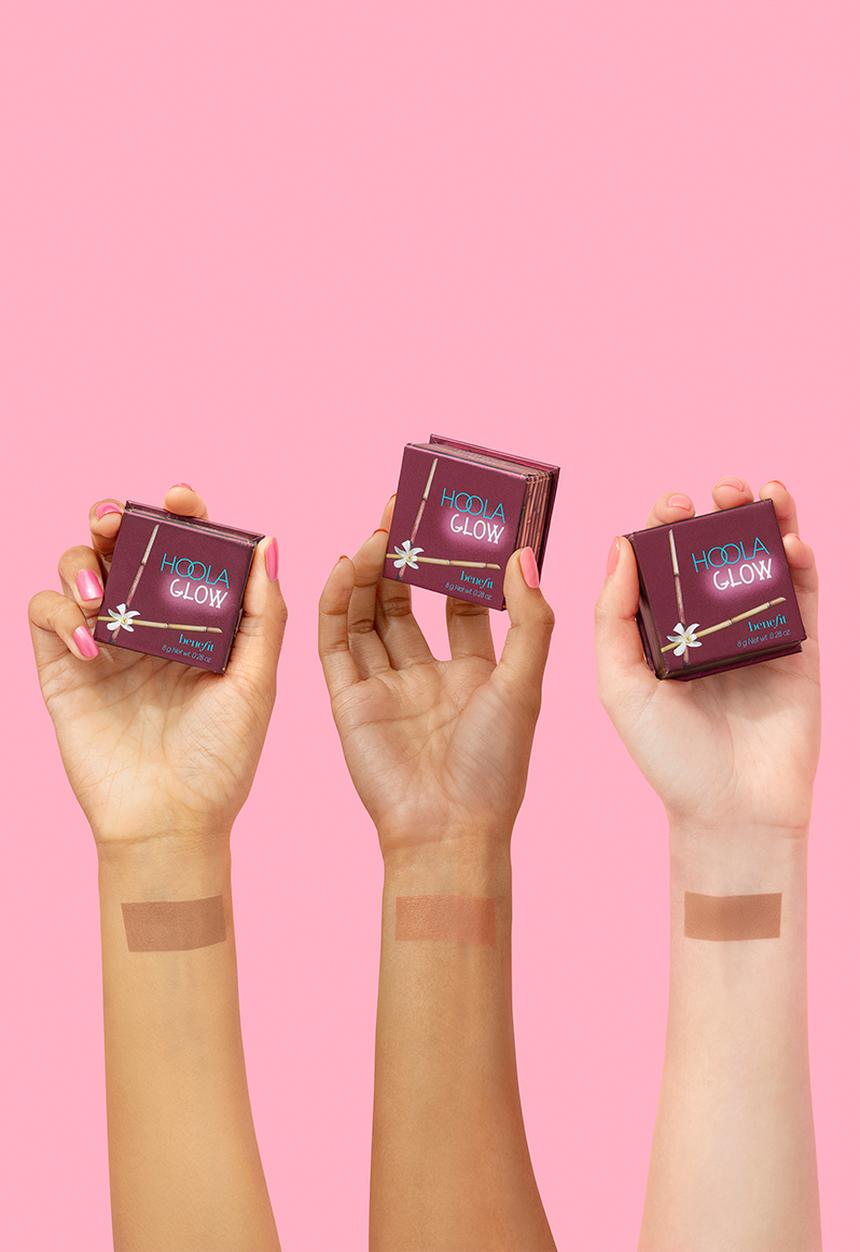 Benefit Cosmetics - Hoola Glow Shimmer Bronzer