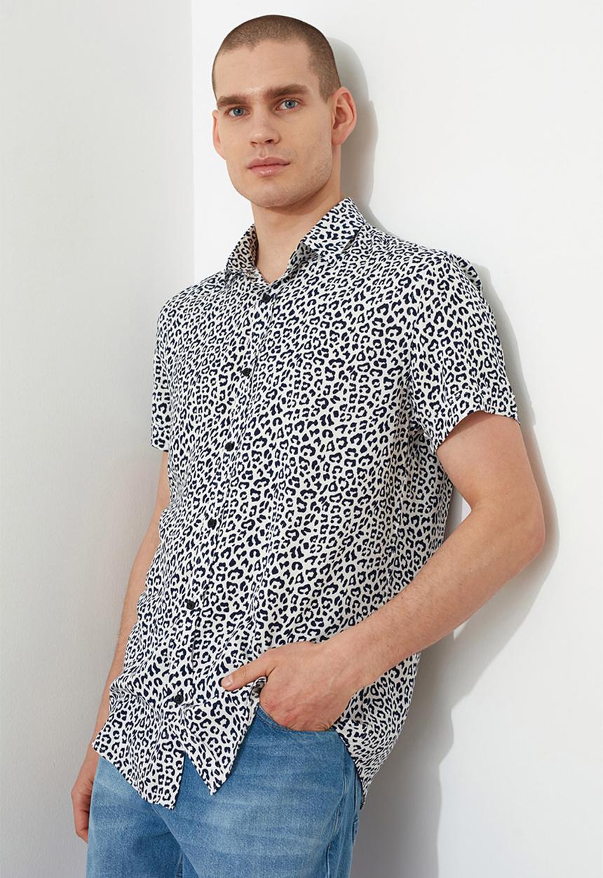 Trendyol - Animal print short sleeve shirt - black & white 