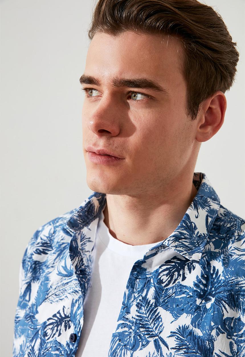 Trendyol - Printed short sleeve shirt - white & blue 