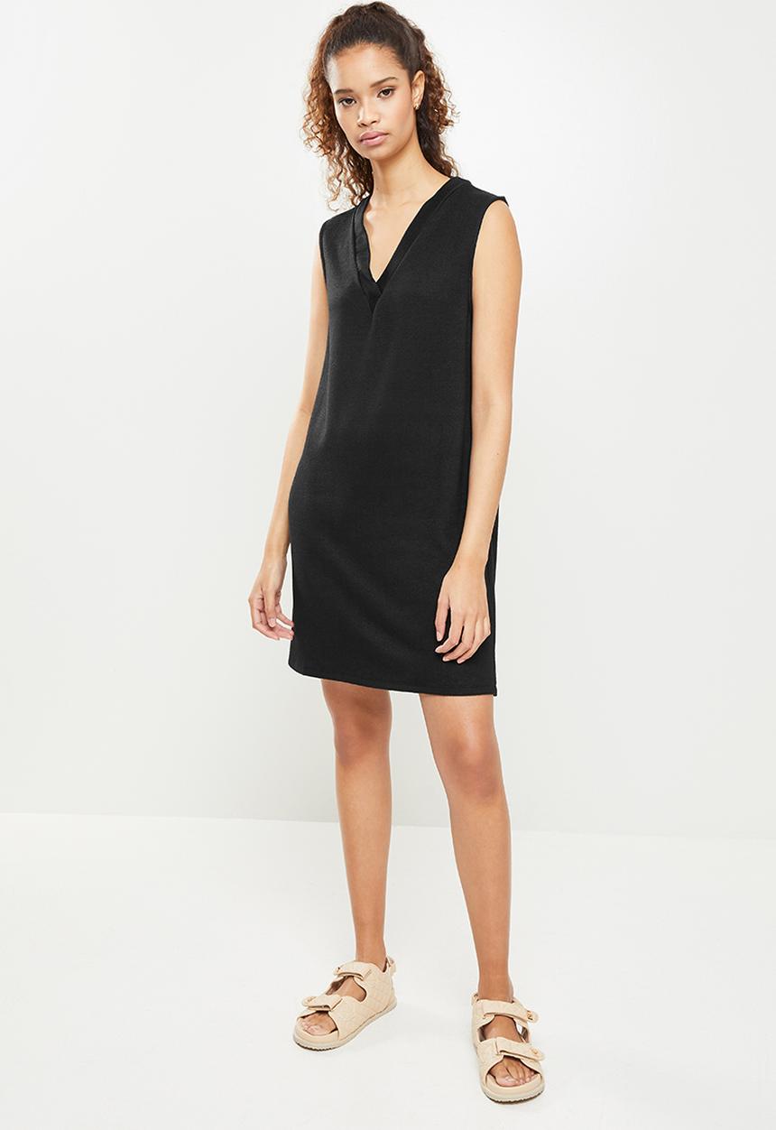Blake - V-neck cut and sew mini - black