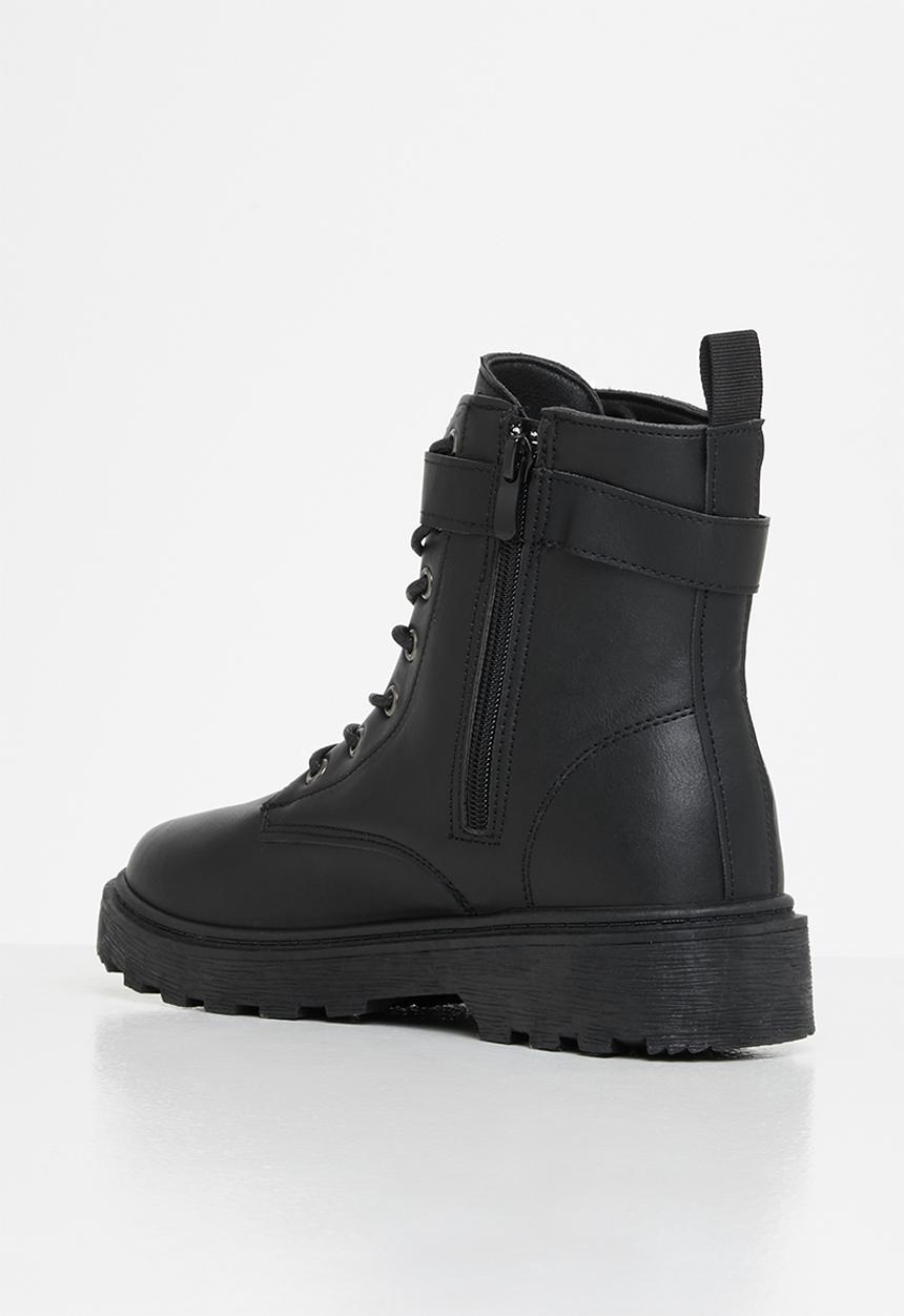 Jada - Chunky lace up boot - black