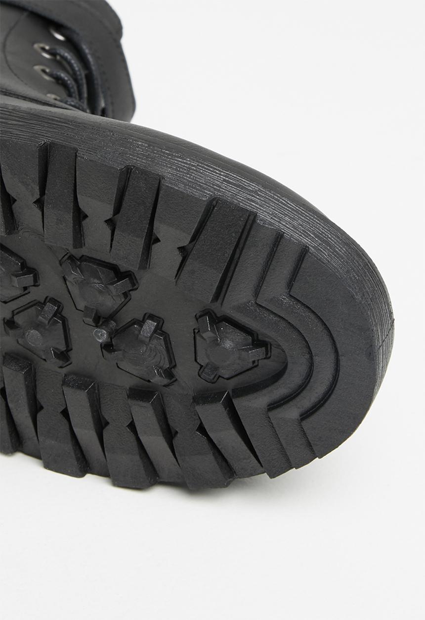 Jada - Chunky lace up boot - black
