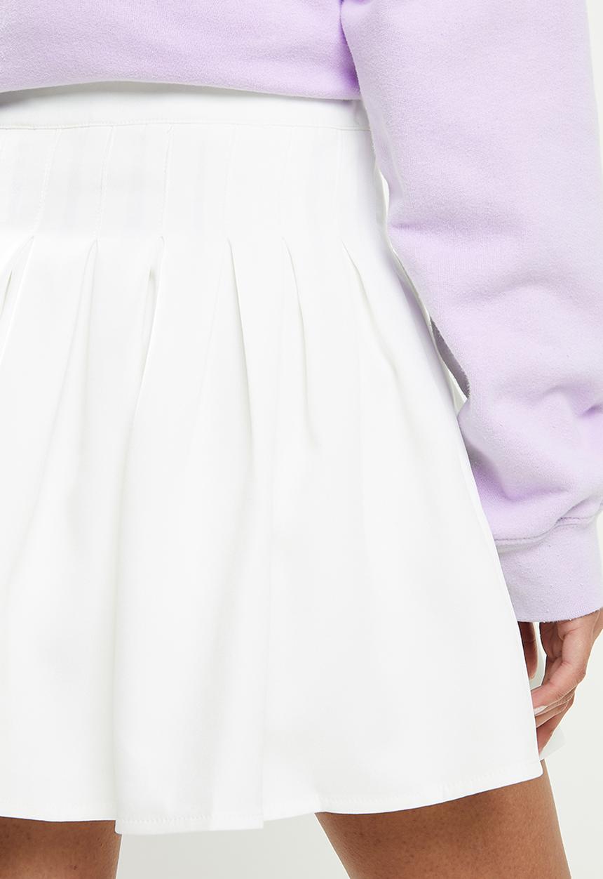 Missguided - Petite pleated tennis skirt - white