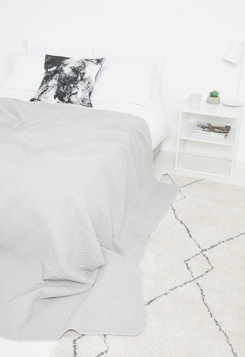 Sixth Floor - Harper cotton quilt - light grey