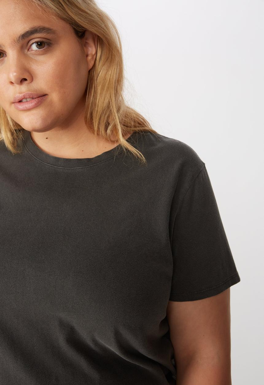Cotton On - Curve the one crew tee - washed vintage black