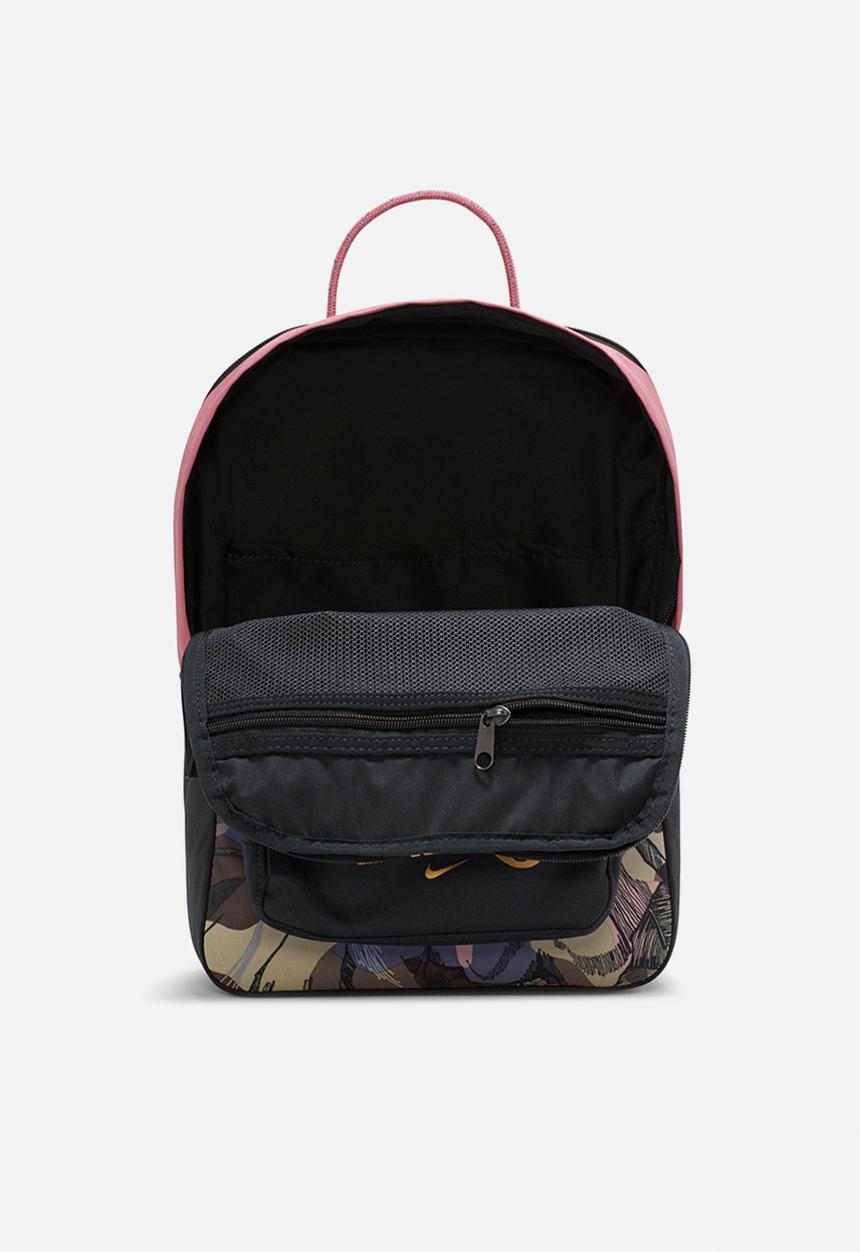 Nike - Y nk tanjun back pack - aop su21 - offnor/m gold