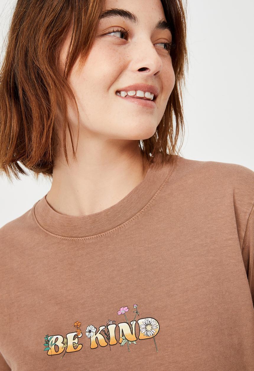 Cotton On - Classic organic cotton graphic t shirt - be kind/cocoa bean
