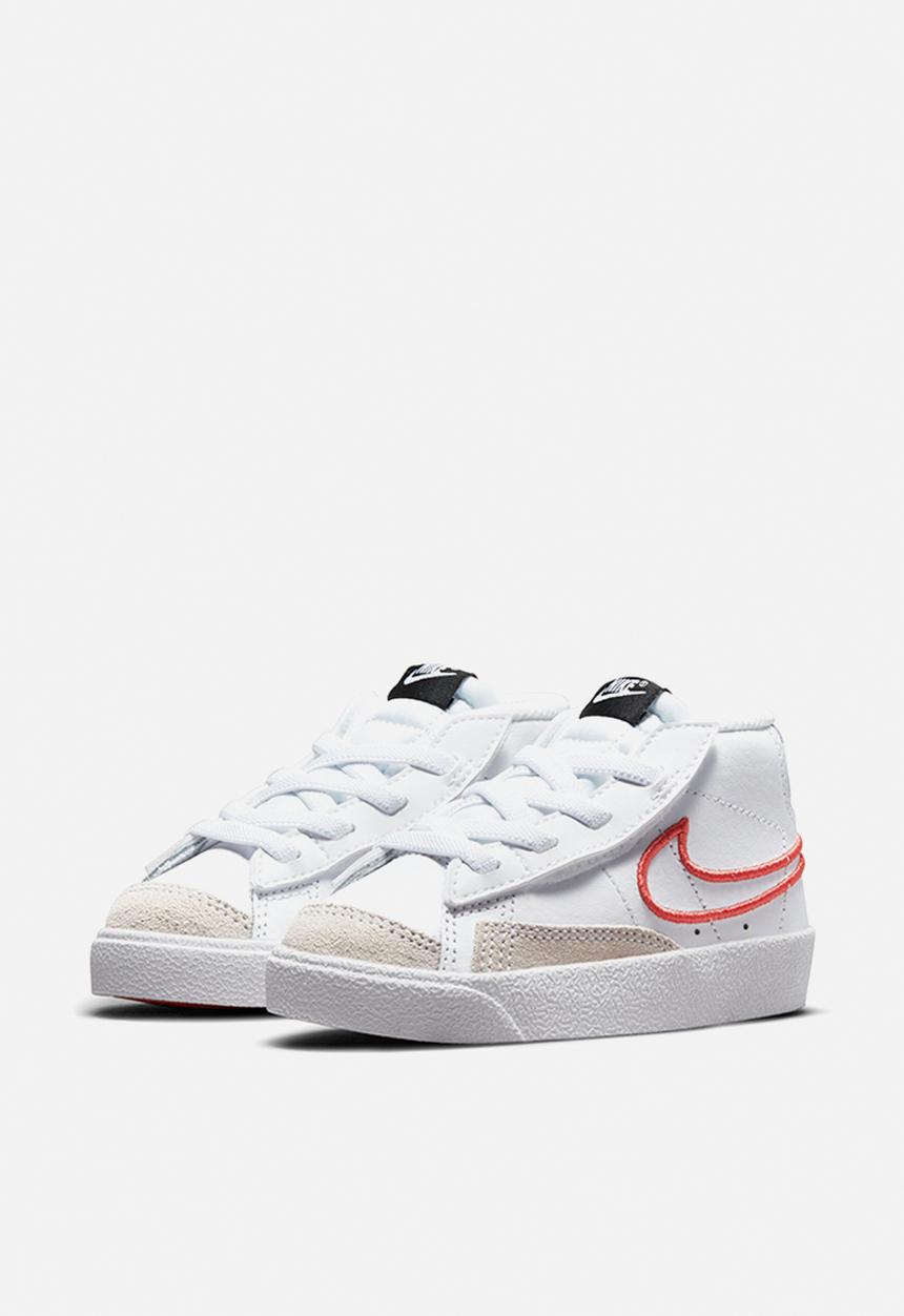 Nike - Nike blazer mid '77 se - white/magic ember-purple pulse