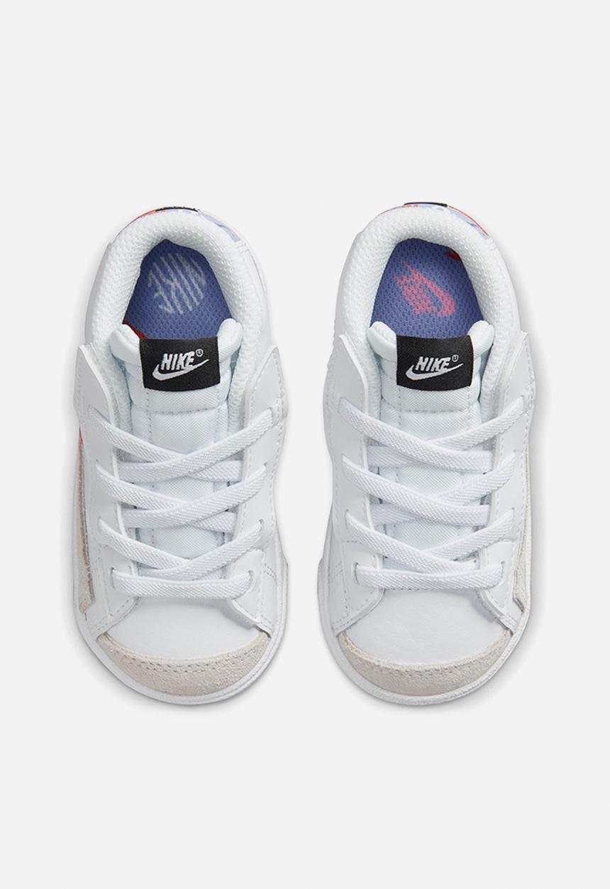 Nike - Nike blazer mid '77 se - white/magic ember-purple pulse