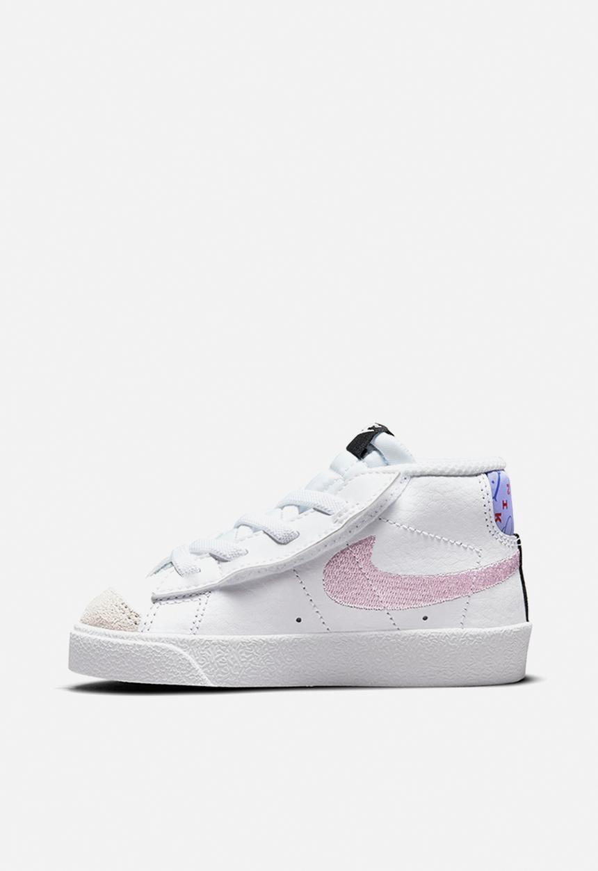 Nike - Nike blazer mid '77 se - white/magic ember-purple pulse