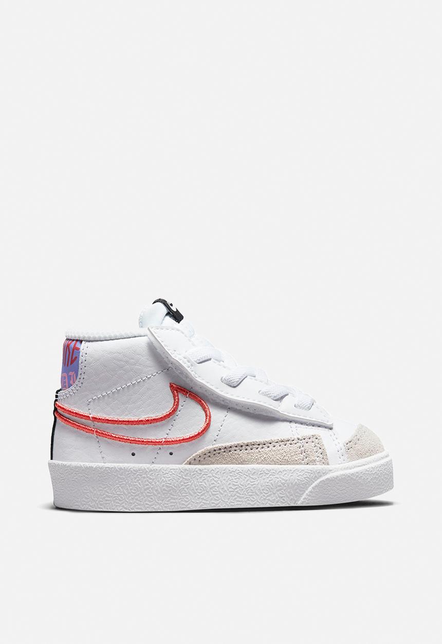 Nike - Nike blazer mid '77 se - white/magic ember-purple pulse