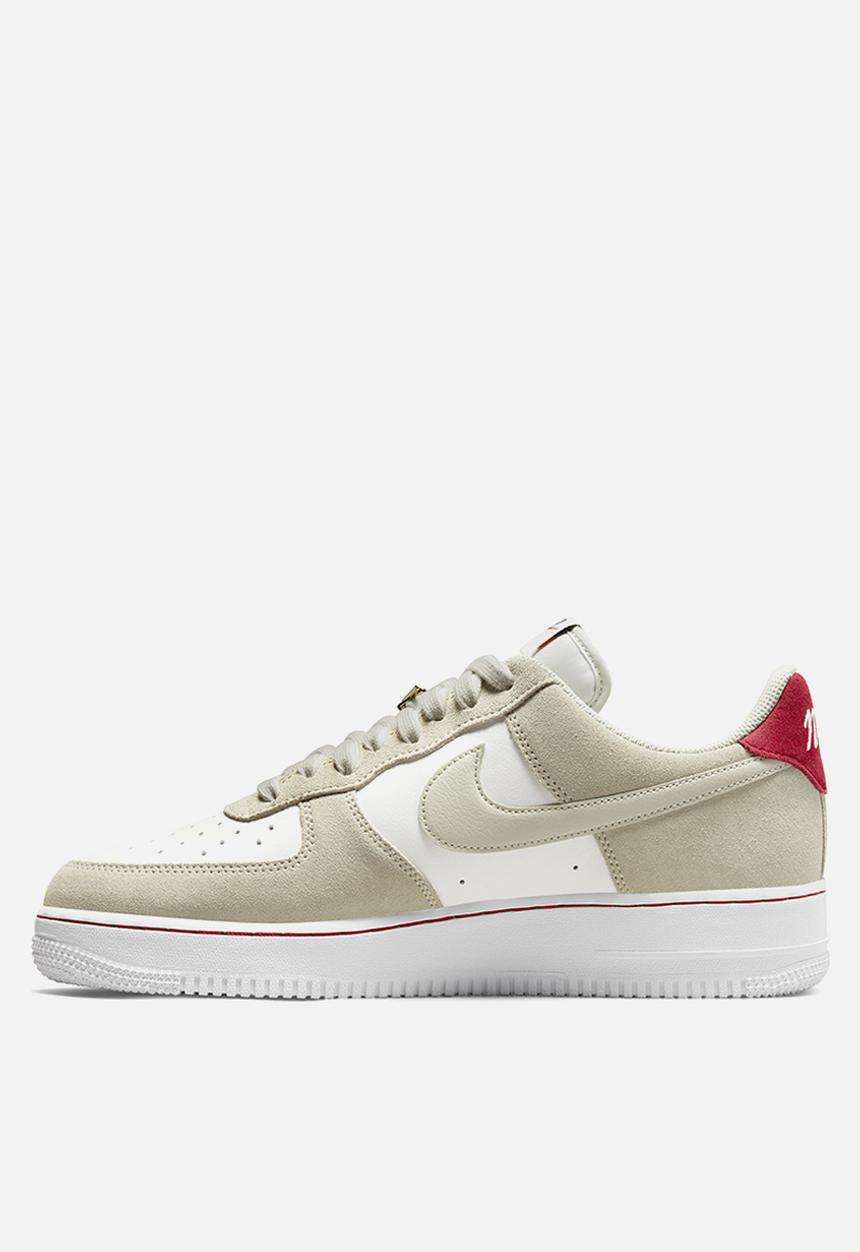 Nike - Air Force 1 '07 LV8 "First Use"