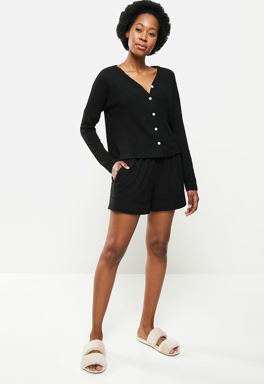 STYLE REPUBLIC - Waffle sleep top & shorts set - black