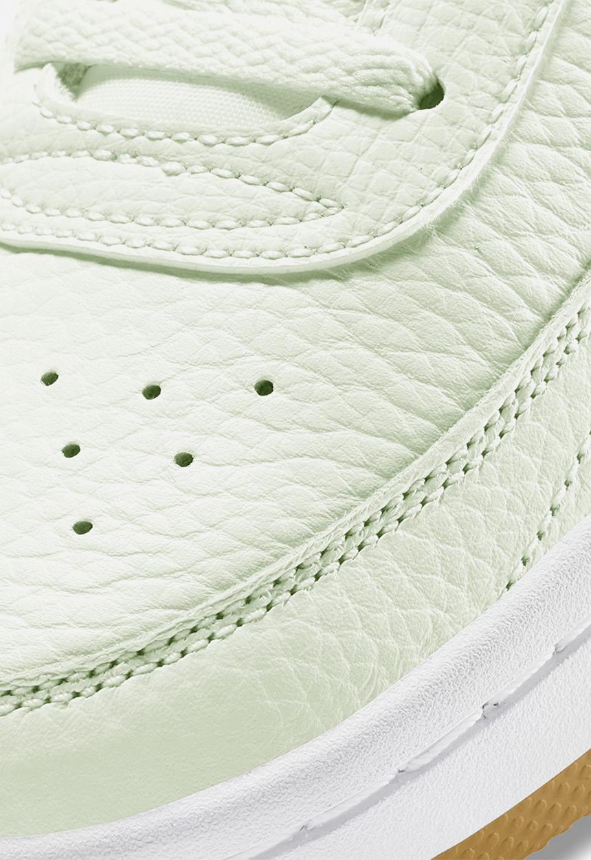 Nike - Court Vintage premium - summit white/metallic gold-white