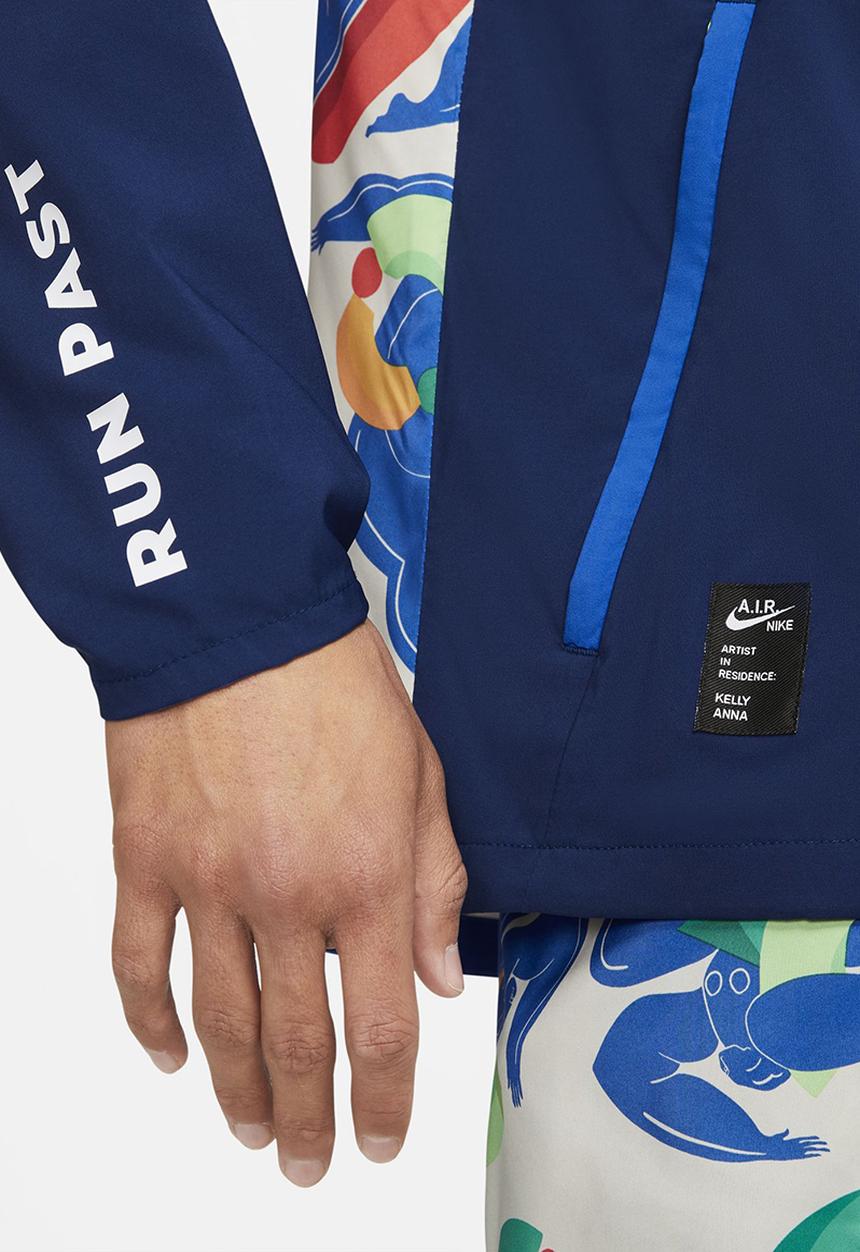 Nike - M nk windrunner jkt artist - desert sand/blue void/reflective silver