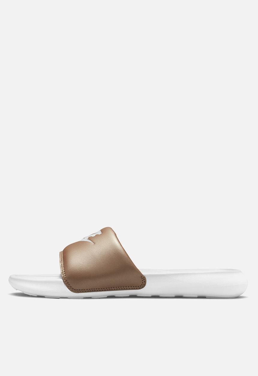 Nike - Nike victori one - mtlc red bronze/white-white