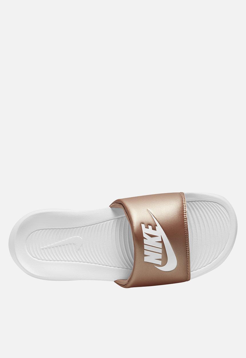 Nike - Nike victori one - mtlc red bronze/white-white