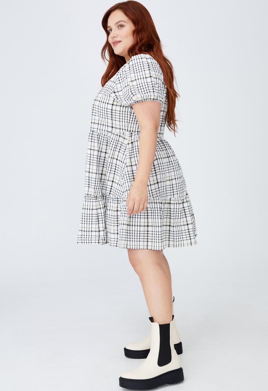 Cotton On - Curve woven tessa babydoll mini dress - white & black 