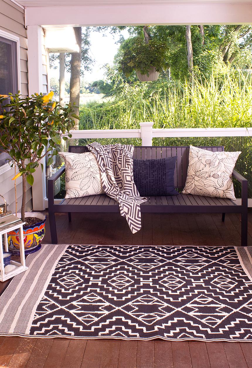 Fab Habitat - Kilimanjaro outdoor rug- black