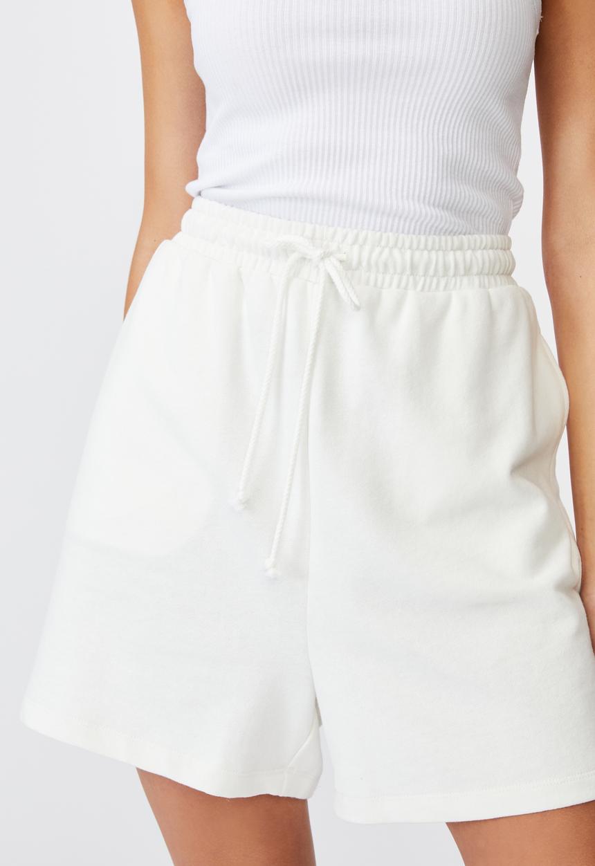 Cotton On - Clubhouse short - cloud dancer