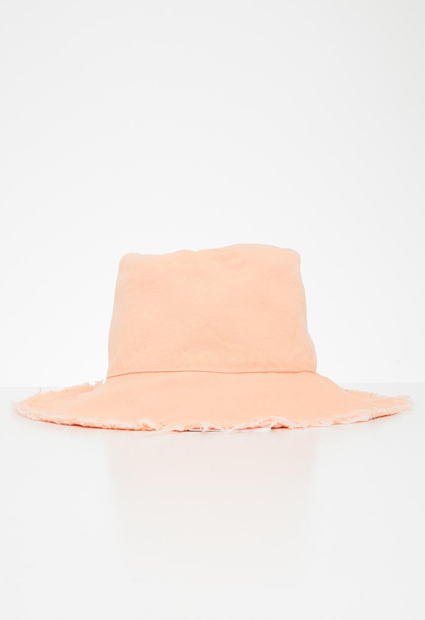 Superbalist - Raw hem bucket hat - pink