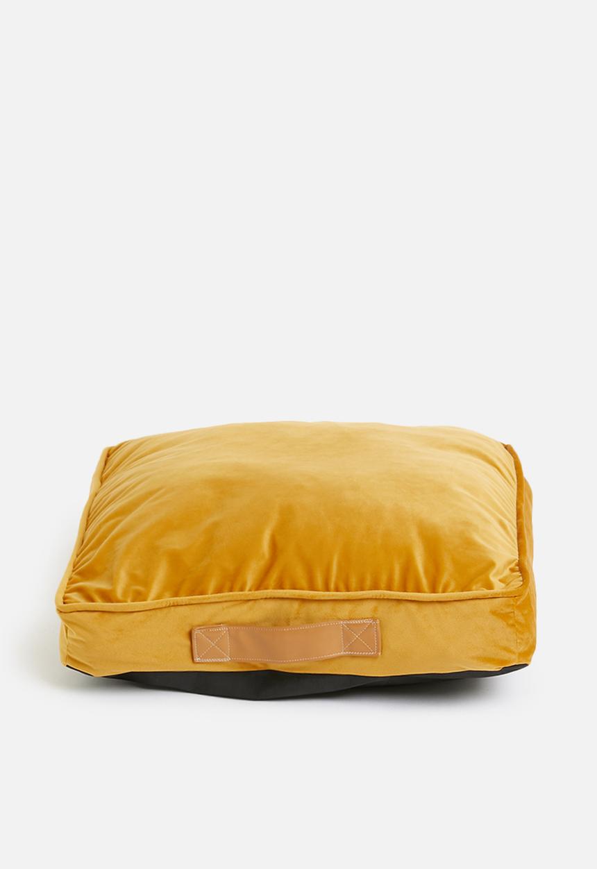 Sixth Floor - Velvet snooze basking pet bed - ochre