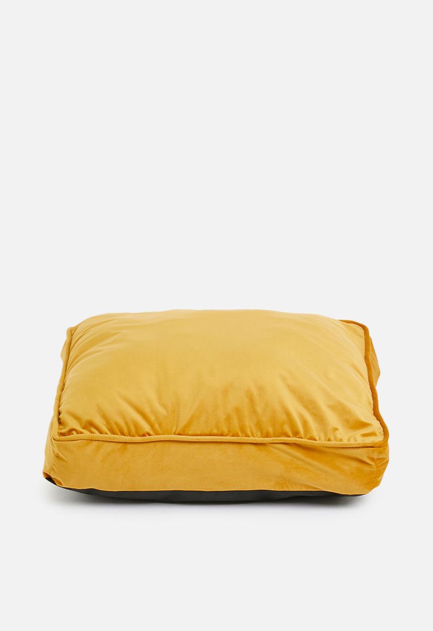 Sixth Floor - Velvet snooze basking pet bed - ochre
