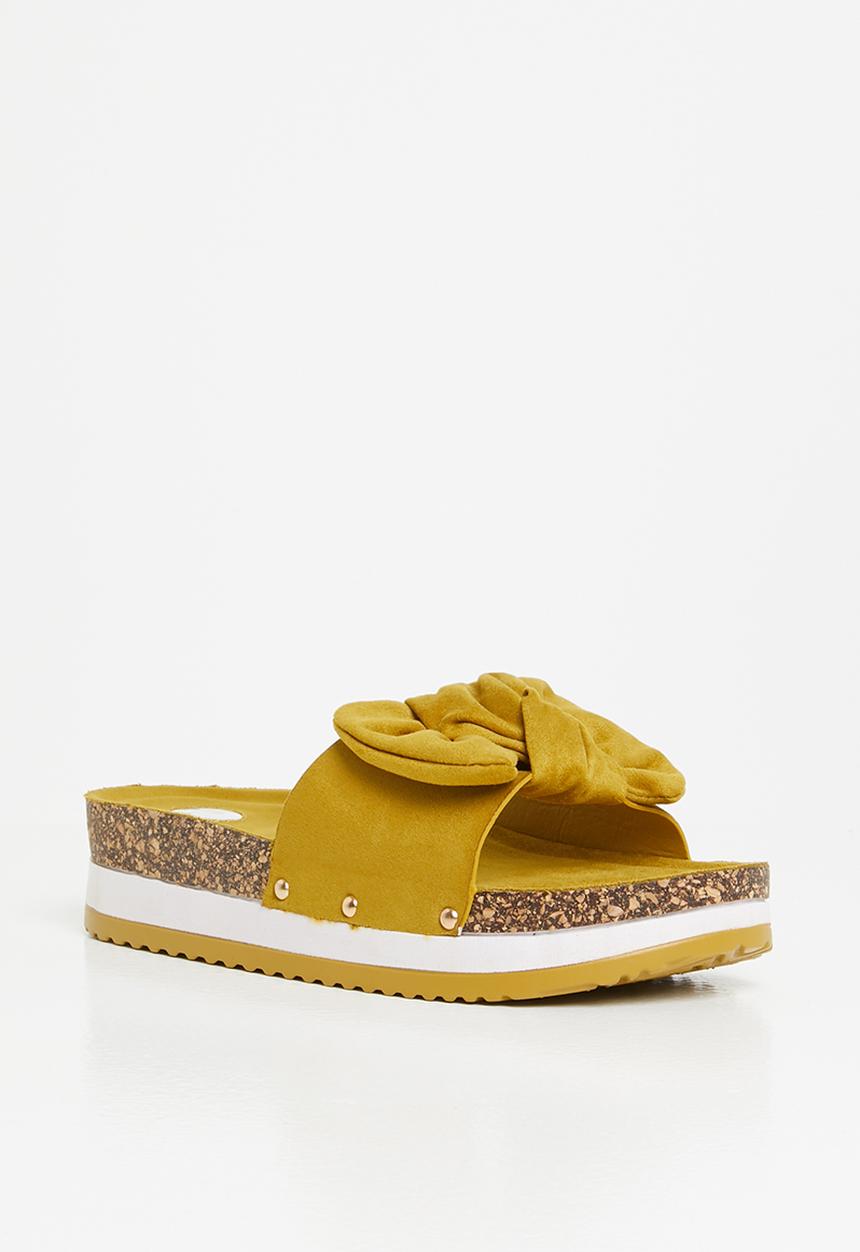Footwork - Lizz twisted knot stacked flatform sandal - mustard
