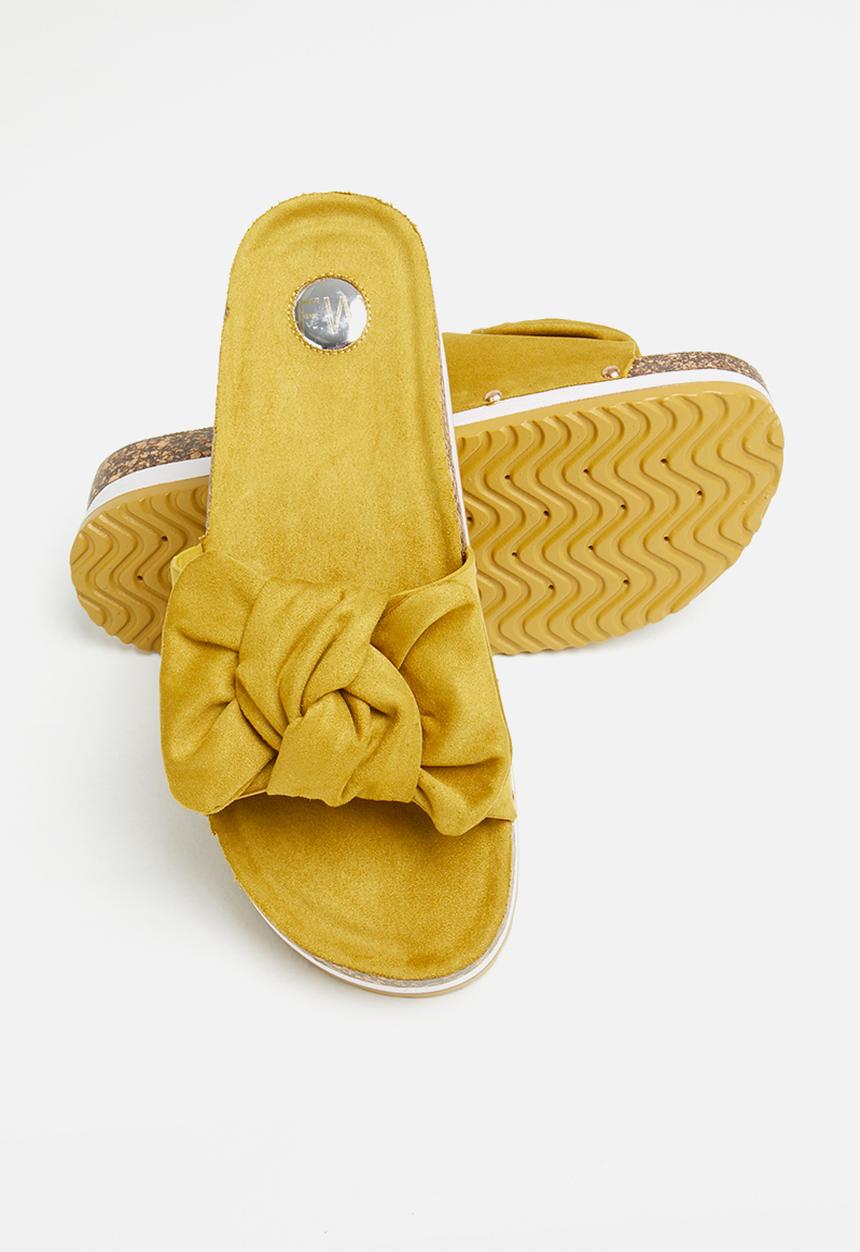 Footwork - Lizz twisted knot stacked flatform sandal - mustard