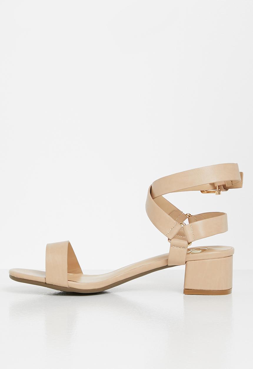 Footwork - Kenn ankle strap block heel - beige