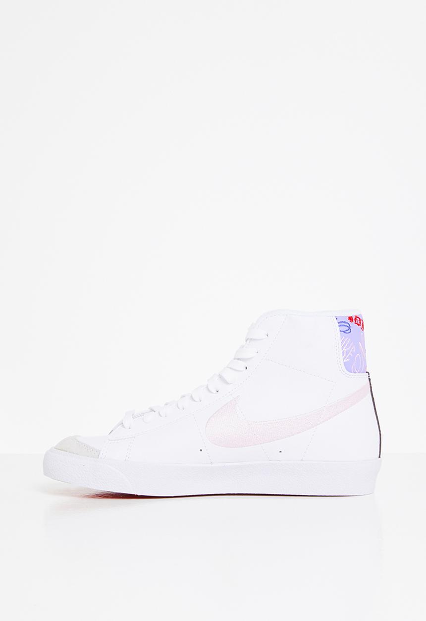 Nike - Nike blazer mid '77 se - white/magic ember-purple pulse