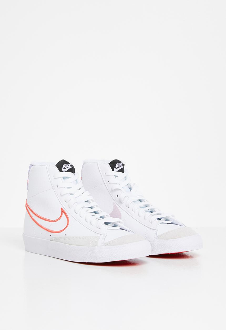 Nike - Nike blazer mid '77 se - white/magic ember-purple pulse