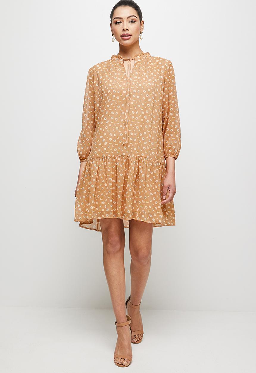 MILLA - Daisy print drop waist mini dress - Sand